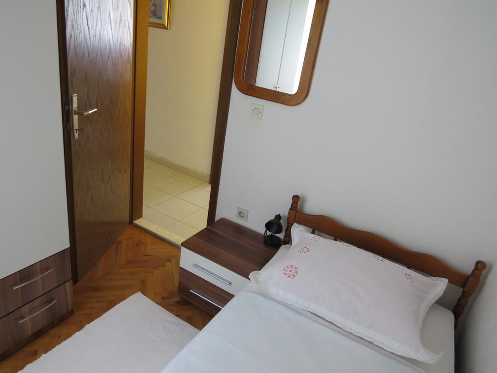 Apartments Lovric - 30 Meters To The Beach تروغير المظهر الخارجي الصورة