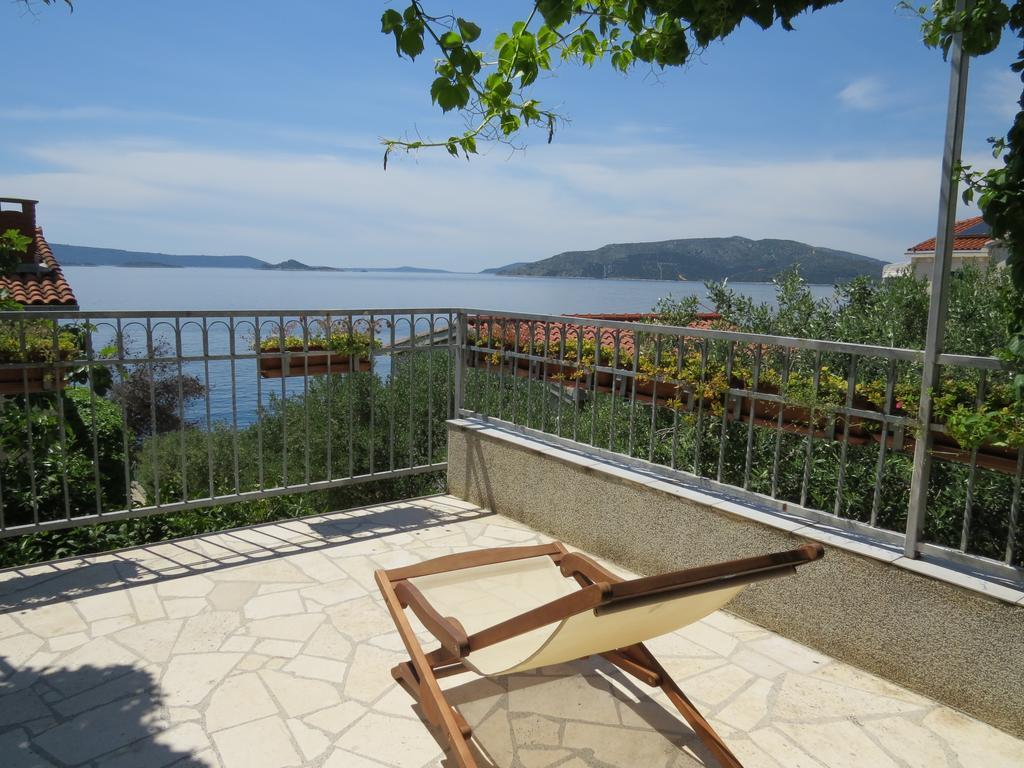 Apartments Lovric - 30 Meters To The Beach تروغير المظهر الخارجي الصورة