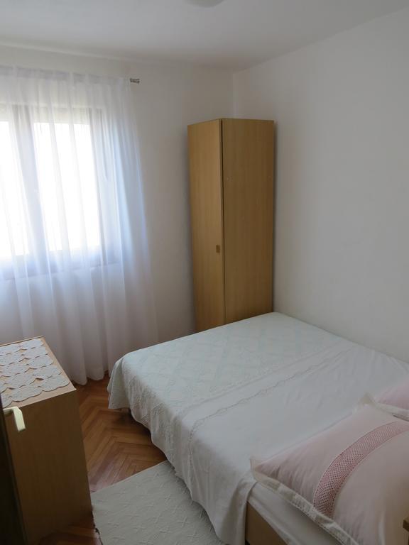 Apartments Lovric - 30 Meters To The Beach تروغير المظهر الخارجي الصورة