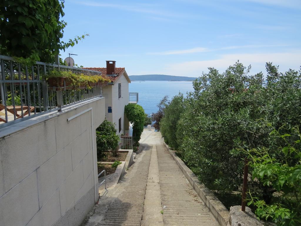 Apartments Lovric - 30 Meters To The Beach تروغير المظهر الخارجي الصورة