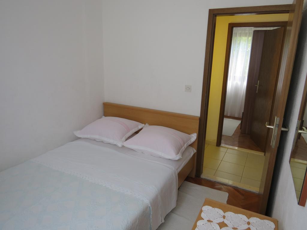 Apartments Lovric - 30 Meters To The Beach تروغير المظهر الخارجي الصورة