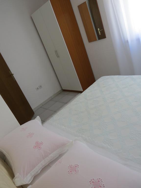 Apartments Lovric - 30 Meters To The Beach تروغير المظهر الخارجي الصورة