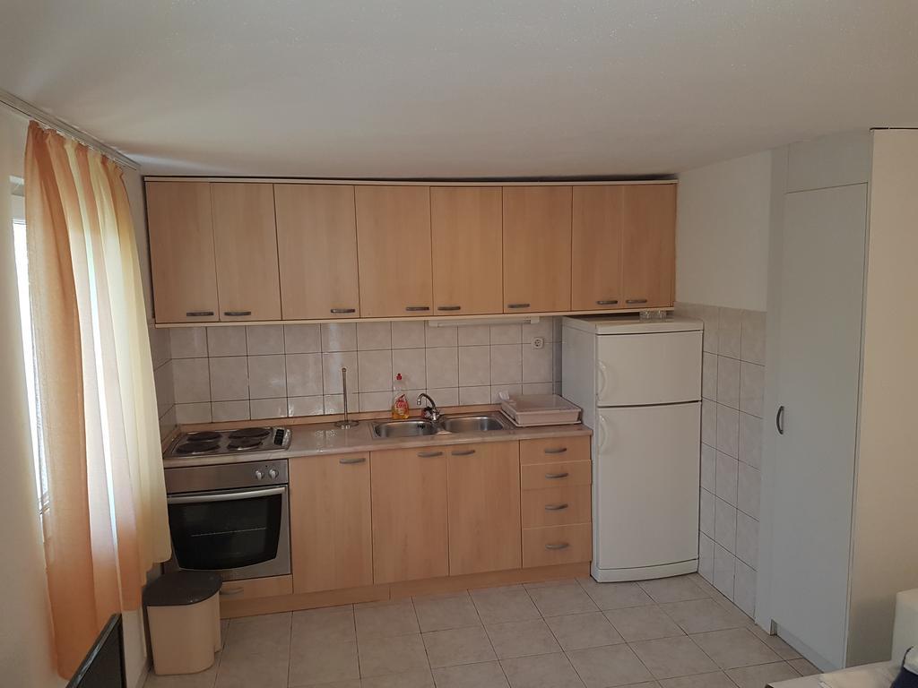 Apartments Lovric - 30 Meters To The Beach تروغير المظهر الخارجي الصورة